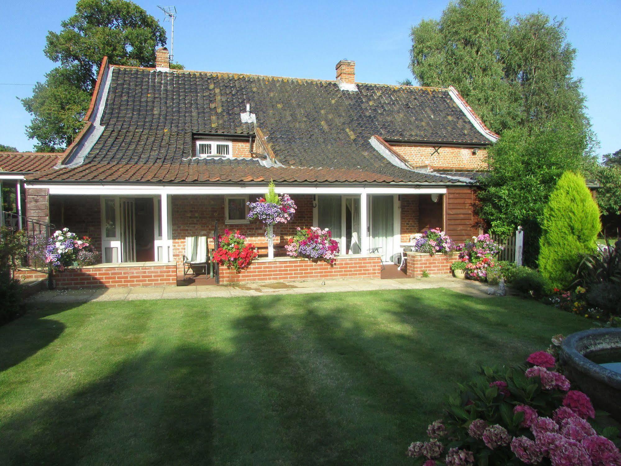 Bed and Breakfast Decoy Barn Fritton Екстер'єр фото